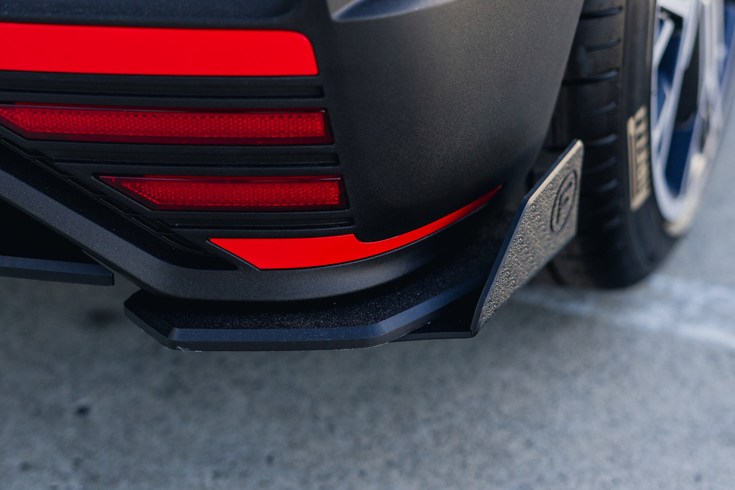Flow Designs DEMO STOCK - i20 N BC3 Facelift - Rear Spats (Pair) - GLOSS BLACK