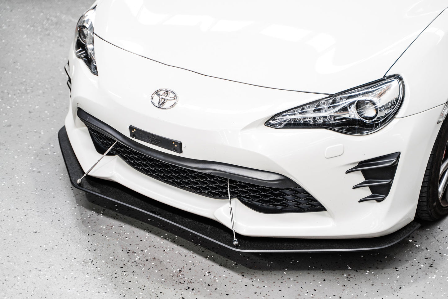 Flow Designs Toyota 86 (Facelift) Front Lip Splitter V2 (With Support Rods)