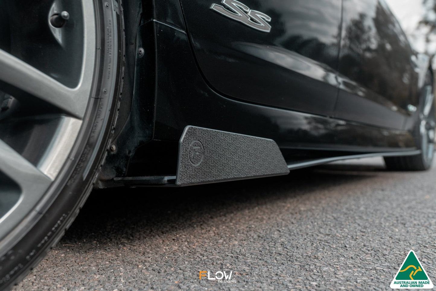 Flow Designs VE Commodore S1 Sedan Side Skirt Splitter Winglets (Pair)